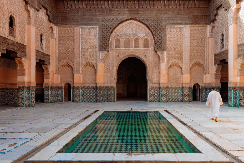 Patio de la Medersa Ben Youssef en Marrakech, Marruecos